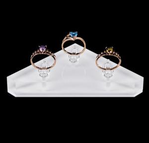 Clear Plexiglass Jewellery Display Stands For Shops Durable PMMA Ring Holder