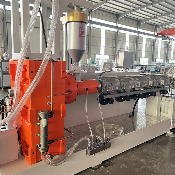 Single Or Multi Layer HDPE PE Plastic Pipe Making Machine