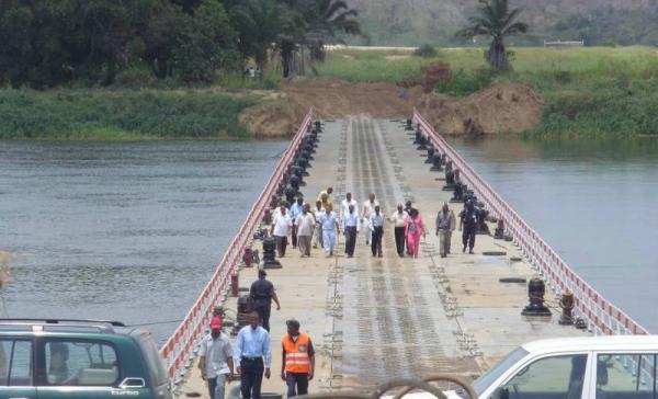 Quality Reusable Floating Pontoon Bridge Inconvenient Traffic For Rivers for sale