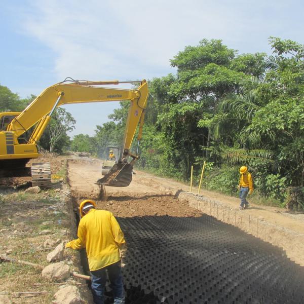 Quality Smooth Plastic HDPE Geocell Gravel Pathway Stabilizer Grid For Road Construction for sale