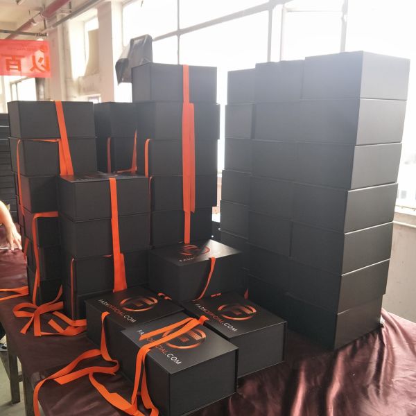 Custom Size Sliding Paper Box Long Drawer Cardboard Packaging Tie Application