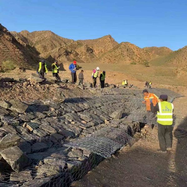 Hot Dipped Galvanized Woven Gabion Wall Retaining Wall Wire Mesh Easily Assembled