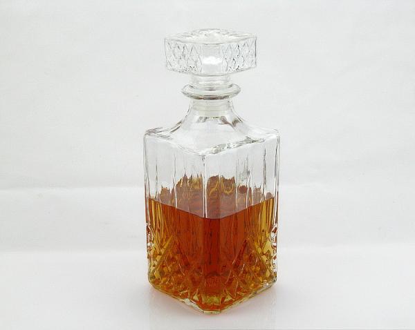 Quality fancy empty clear whiskey wine glass bottle for sale