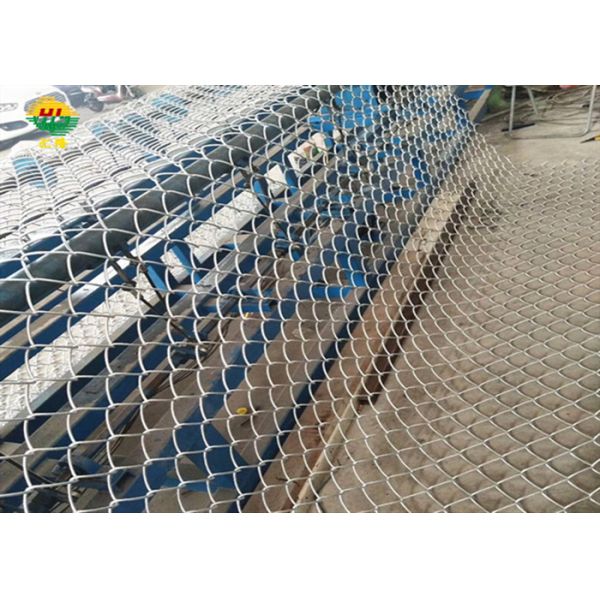 6 Ft H X 50 Ft W 9 Gauge Black Steel Chain Link Fence With Mesh Size 2 Inch