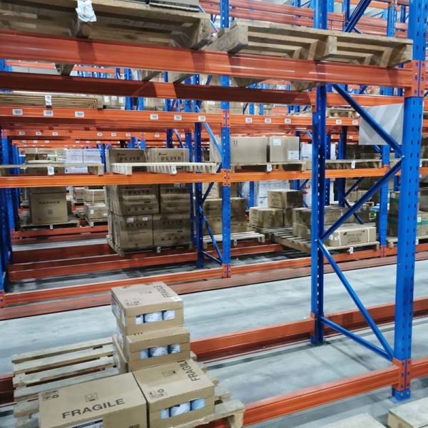 Customized Vna Pallet Racking For Goods Storage In Warehouse Environment