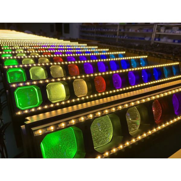 Stage Lights Professional Zoom Wash Beam Pixel 10*60W 1060 LED Moving Head Zoom Bar Light