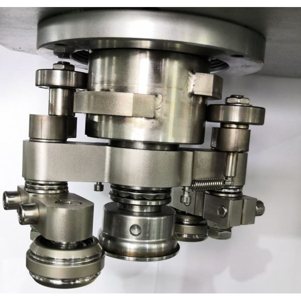 Aluminum Lids Capping Machine for 50 KG Capacity and 50-126mm Bottle Diameter Bottles