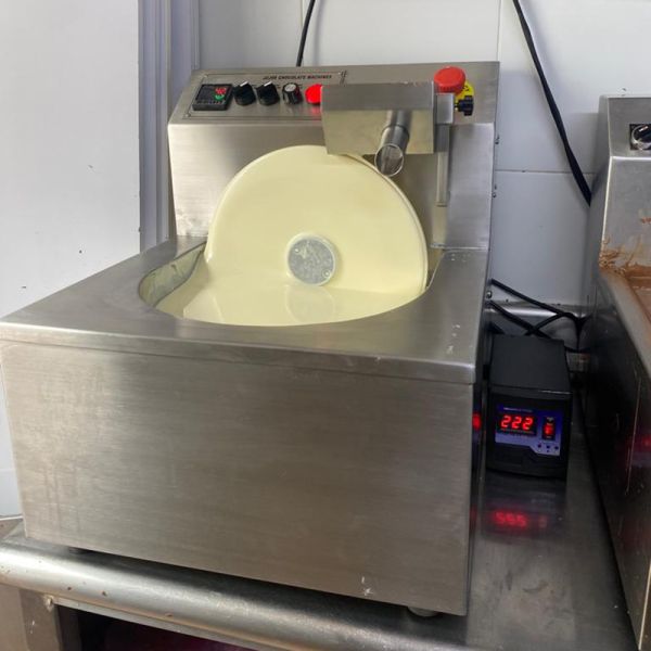 500kg/H Bean To Bar Chocolate Machine Grinding Cocoa Chocolate Processing Machinery