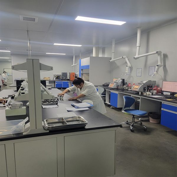 100% Pure Aromatic Essence Oil with Aventus Fragrance for Perfume Making