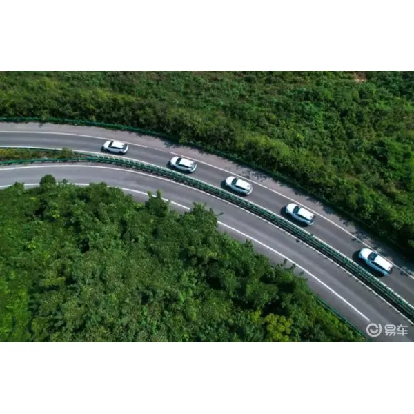 S - 01 Midium EV SUV DongFeng New Energy Electric Vehicle 4670 X 1900 X 1613MM 445KM