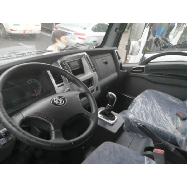 EQ5040EV Dongfeng EVElectric box truck 5950 X 2250 X 3000MM Lithium Iron Battery 81/108KWH Range 220KM