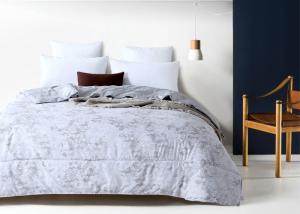 China Flora Patterns 0.9D Microgel 85g/M2 Polyester Bed Set on sale