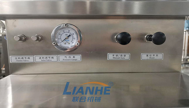 Vertical Piston Semi Automatic Paste Filling Machine , Antirust Liquid Filler Machine