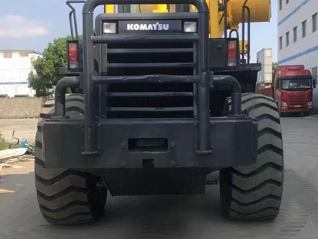 Komatsu WA470 Loader Back