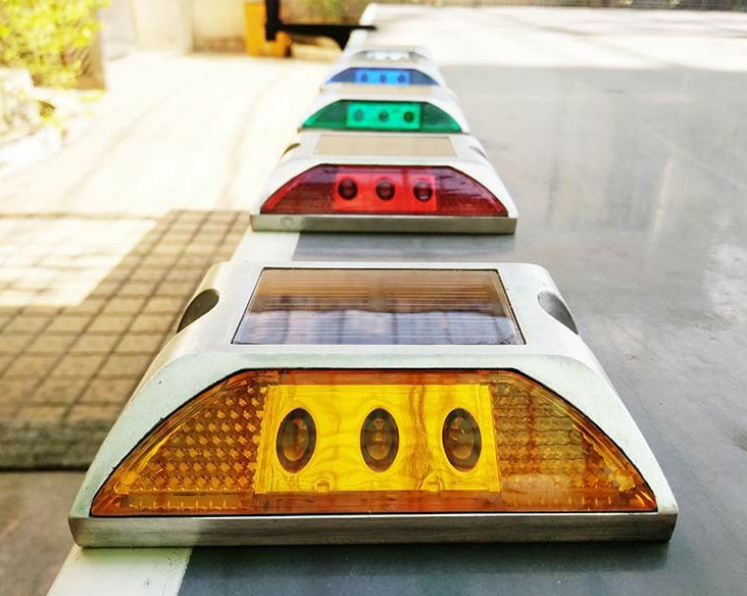 Road Safety Stud Safebuild IP68 Waterproof Solar Powered Aluminum Embedded Cat Eyes LED Road Studs