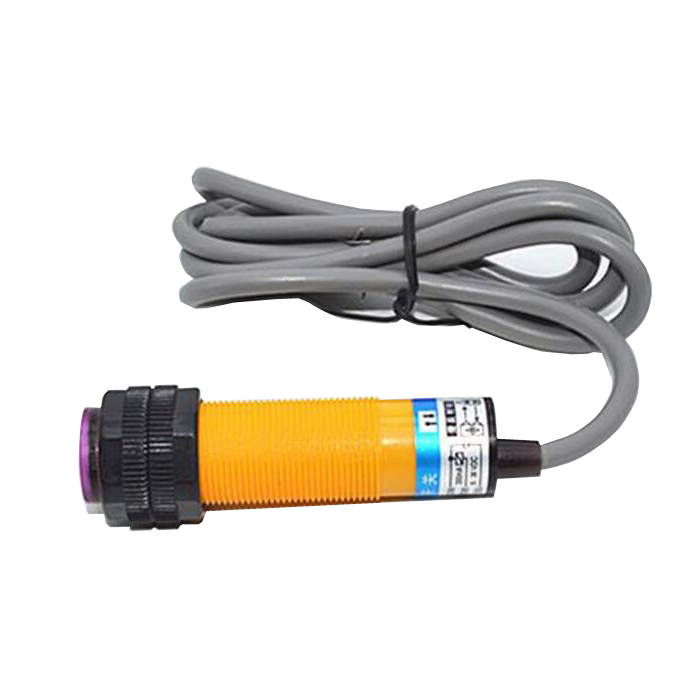 E3F-DS10C4 24V diffuse reflection photoelectric switch sensor 10cm three-wire normally open photoelectric switch