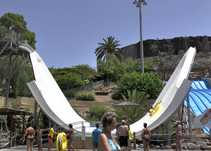 Security Fiberglass Wave Pool Slide With UV And Fade - Resistant