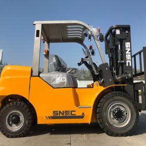 Buy cheap 5 Ton Forklift with Lifting Height 3-7m and Adjustable Cab Location product