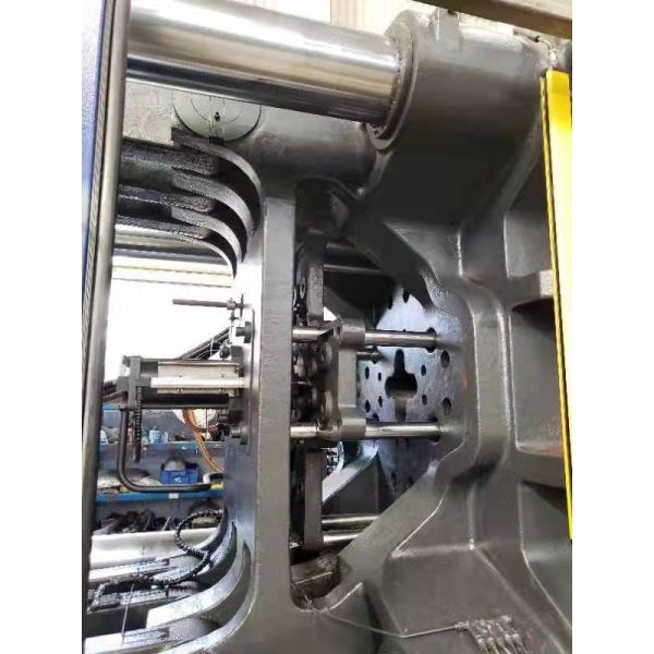 1200ton Used Plastic Injection Moulding Machine for Plastic Pallet Dust Bins Basket