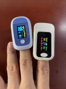 Buy cheap Small OLED Fingertip Pulse Oximeter Manual Adjustable For SpO2 Pulse Monitoring product