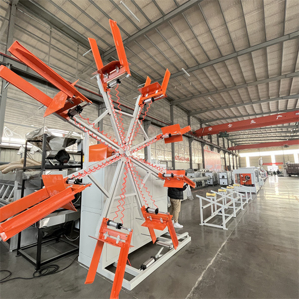 HDPE PE PP Pipe Extrusion Machine Customized Single Screw Extrusion Machine ISO9001