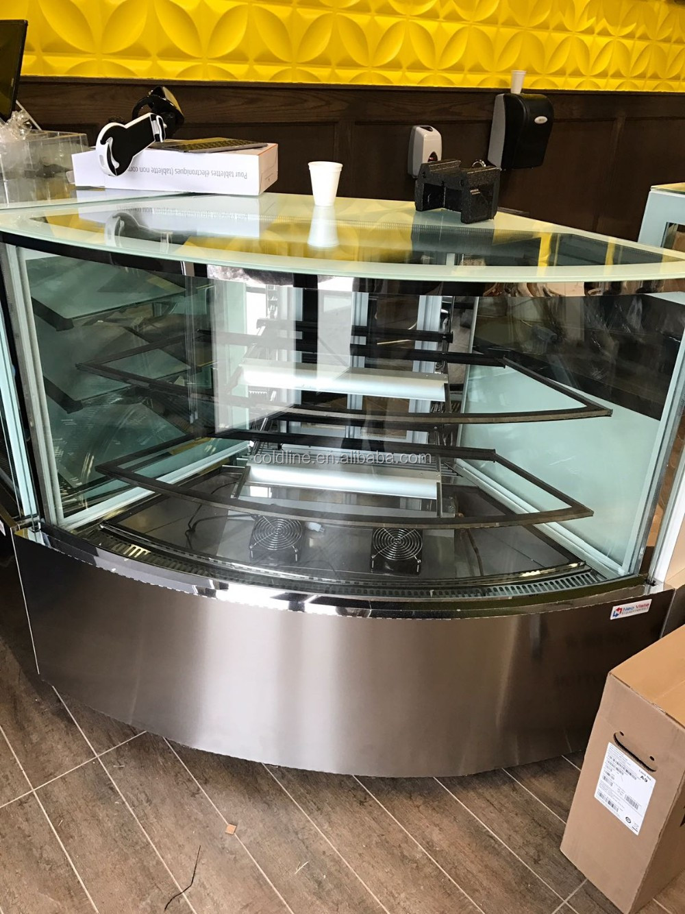 refrigerated corner bakery display case cake cooler with CE/ETL