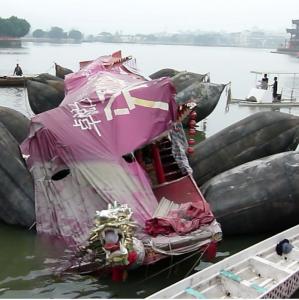 China CCS Authorised Ship Launching Inflatable Marine Salvage Airbags on sale