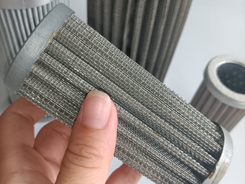 SS304 SS316 Industrial Hydraulic Oil Filter Element Multi Layers Wire Mesh Technic