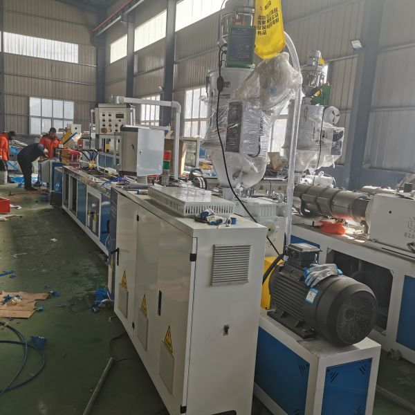 Automatic Temperature Controlling PVC Profile Extrusion Machine for PVC Label Holder Line