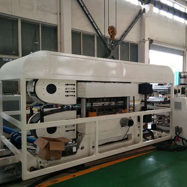 Manufacturing Plant Automatic Pvc Hollow Sheet Making Machine with Twin Screw Type