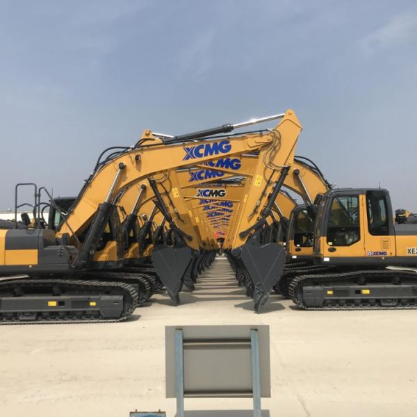0.8-1m3 Heavy Earth Digging Equipment , XE215C Construction Sales Excavators