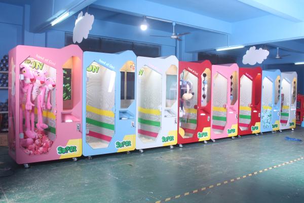 Quality Scissors Gift Electronic Arcade Claw Machine Toy Grabber With Flashing for sale