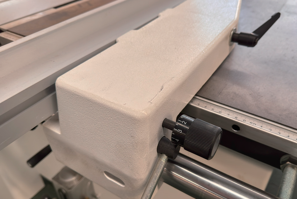 Robust Wood Cutting Sliding Table Saw Machine Easy To Operate For Woodworking