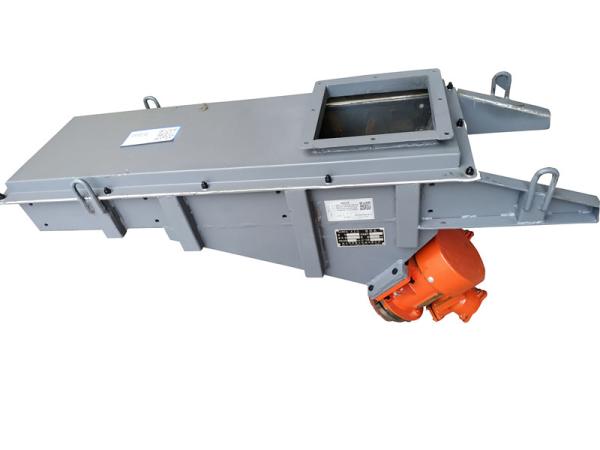Quality High Efficiency Suspension Installation Motor Vibrating Feeder Machine Simple Compact Structure for sale