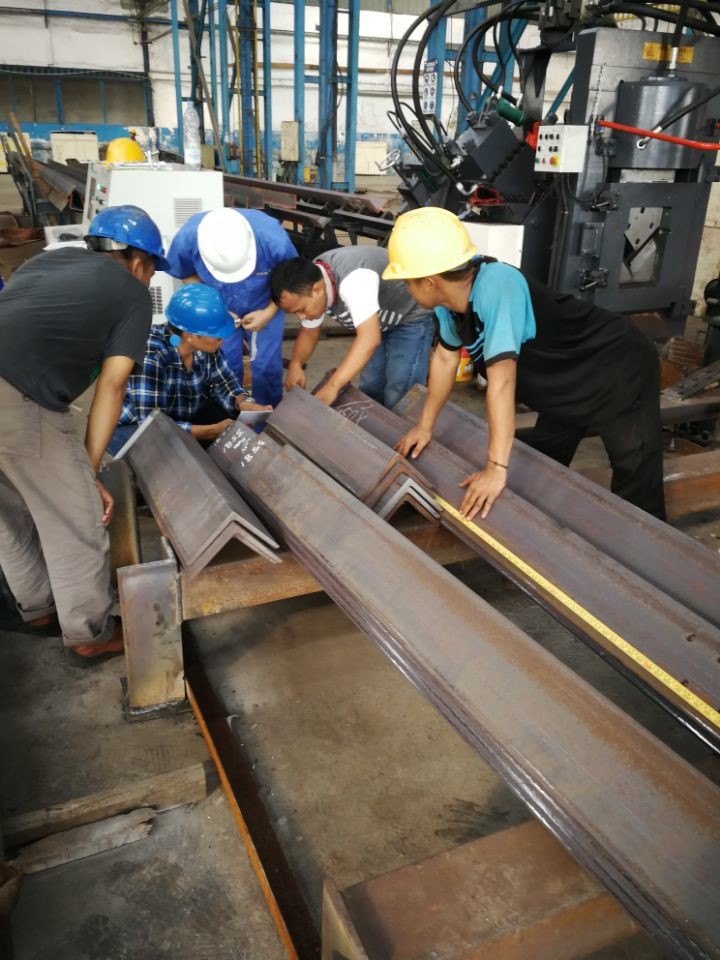Gray Color CNC Angle Punching And Shearing Machine With Punching Force 1000kN
