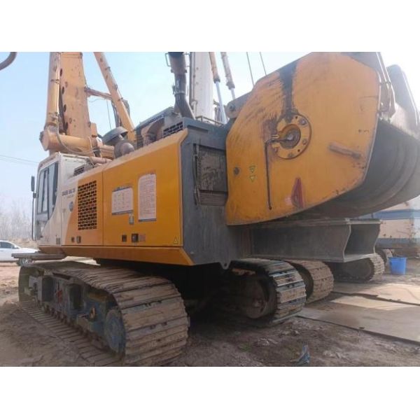 Lager Scale Rotary Drilling Machine Max 105m Piling Depth For Piling Driving