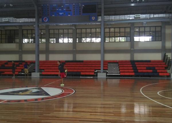 Quality High Densitly Polyethylene Retractable Bleacher Seating 6 Rows Raked for sale