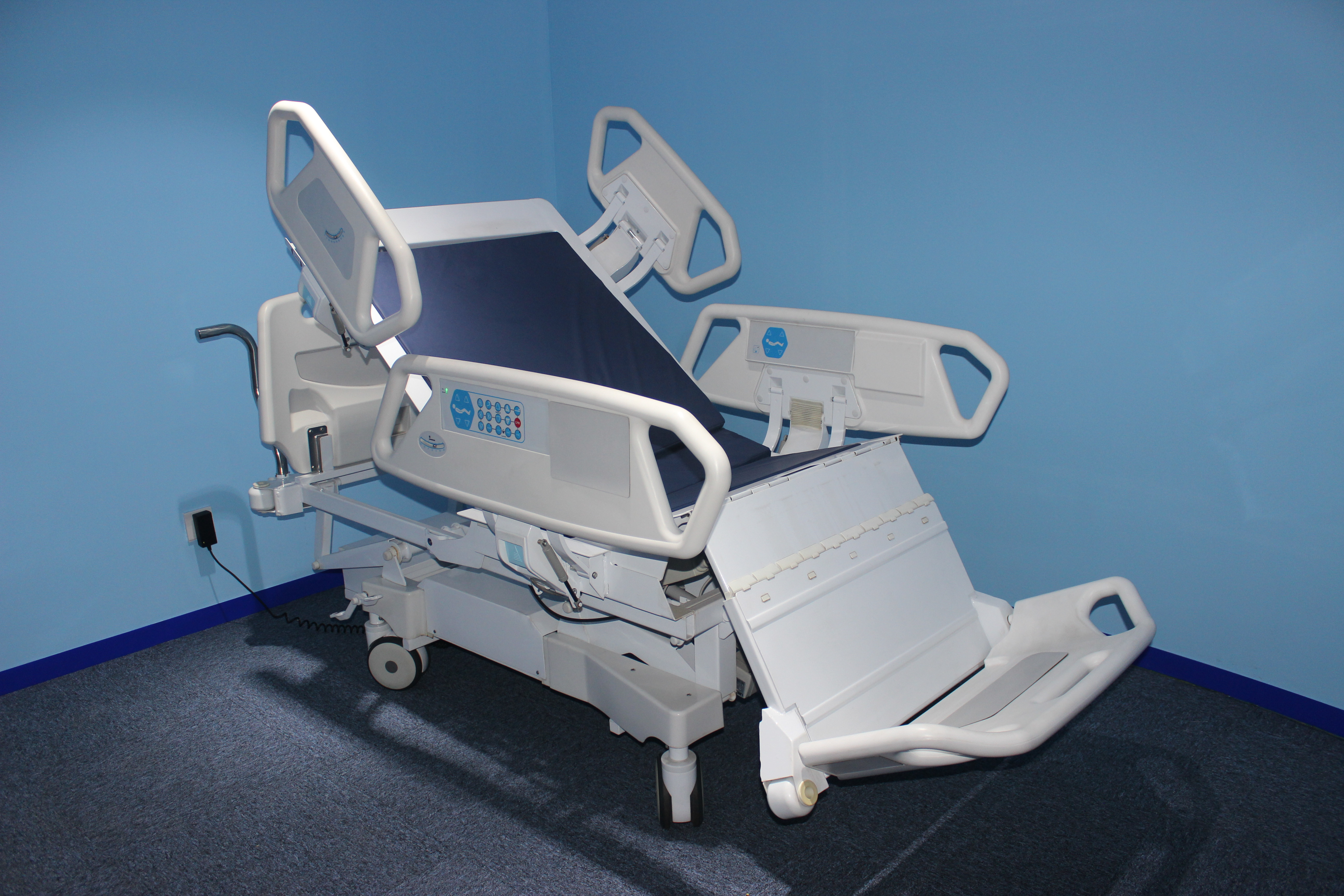 Multifunction Electric Clinic Bed Remote Control Hospital With 75 Degree