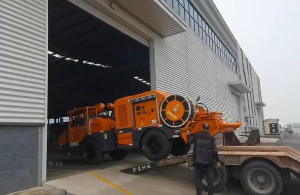 Quality Cummins Engine Robotic Shotcrete Machine Precise Shotcreting with Articulated Steering Drive UPS-20J for sale